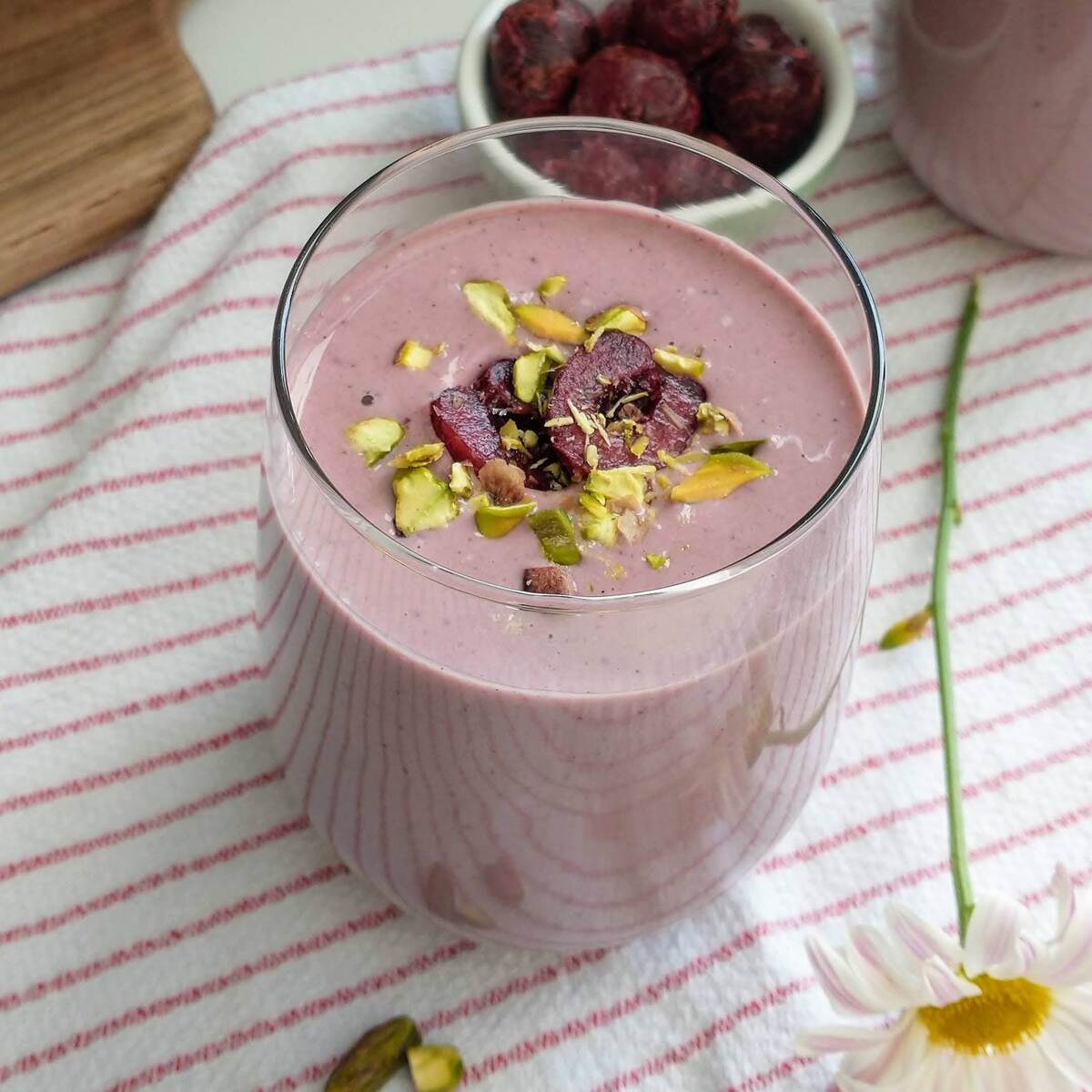 Cherry Pistachio Antioxidant Smoothie Recipe