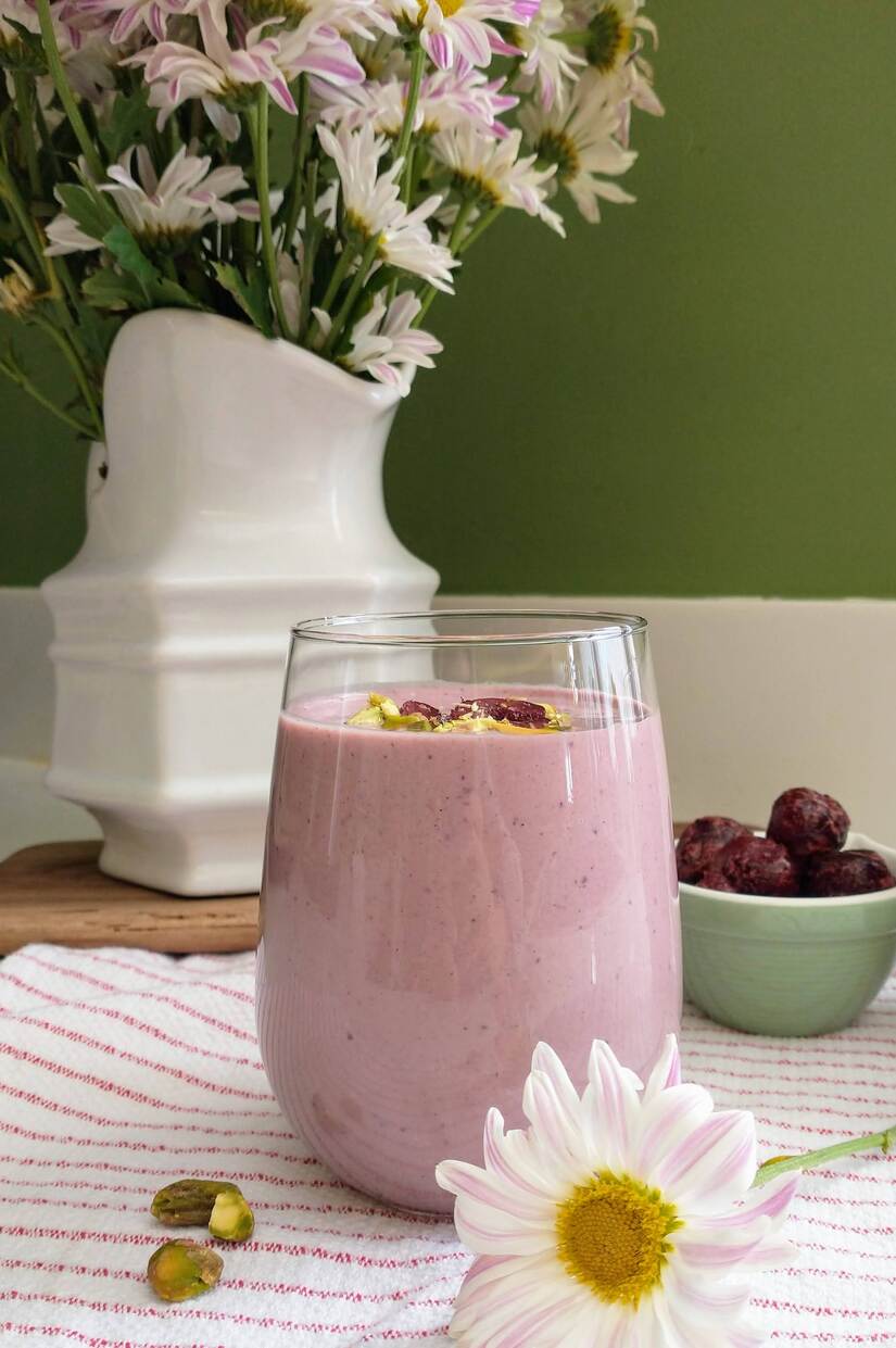 Healthy Cherry Pistachio Antioxidant Smoothie Recipe