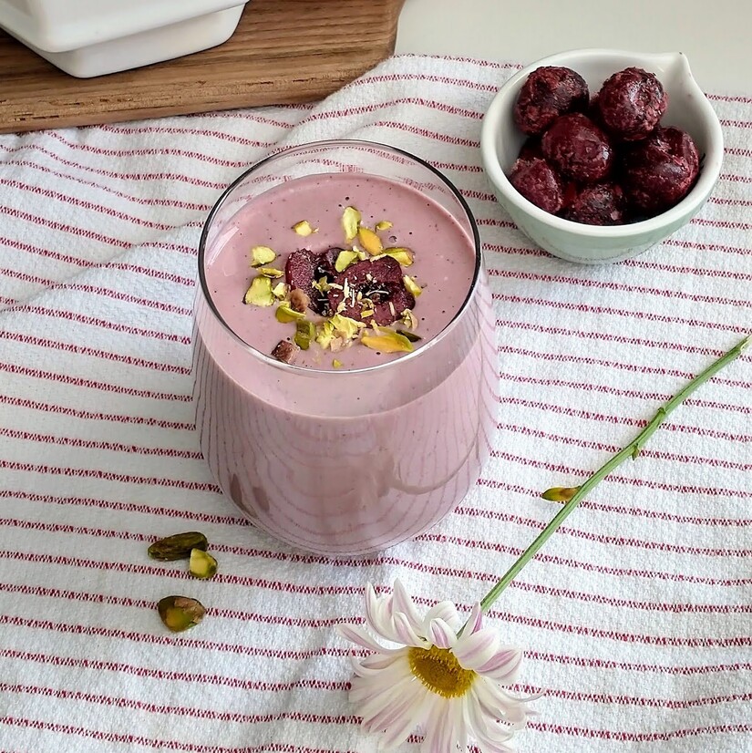 Healthy Cherry Pistachio Antioxidant Smoothie