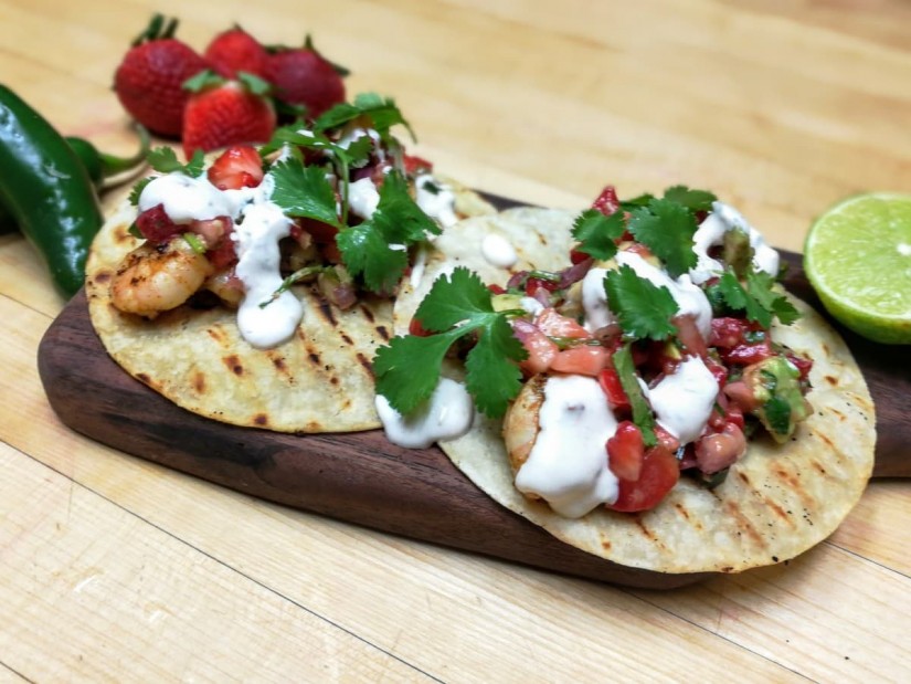 Chili Lime Shrimp Tacos with Chipotle Sour Cream