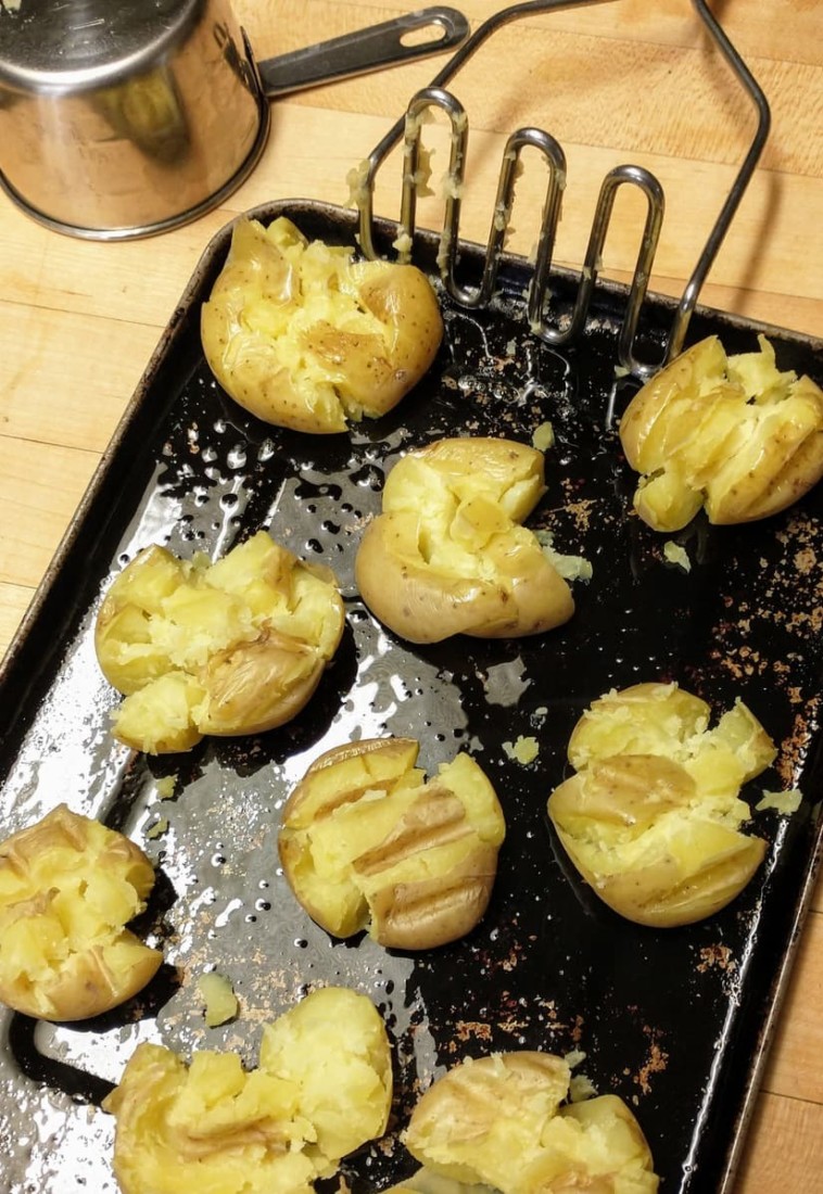 How to Make Crispy Smashed Potatoes