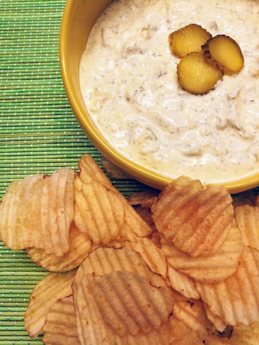 Tangy Pickle Dip Recipe with Greek Yogurt