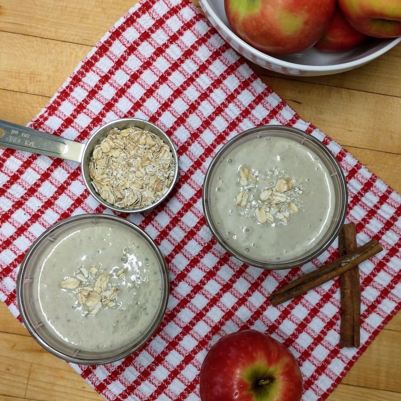 Healthy Apple Pie Smoothie with Oats