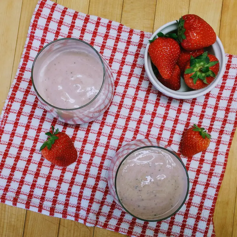 Strawberry Shortcake Smoothie with Protein