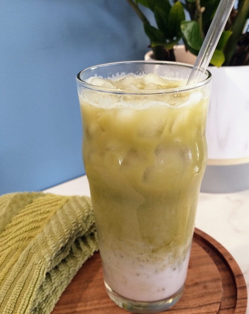 Iced Raspberry Matcha Latte Recipe without Seeds
