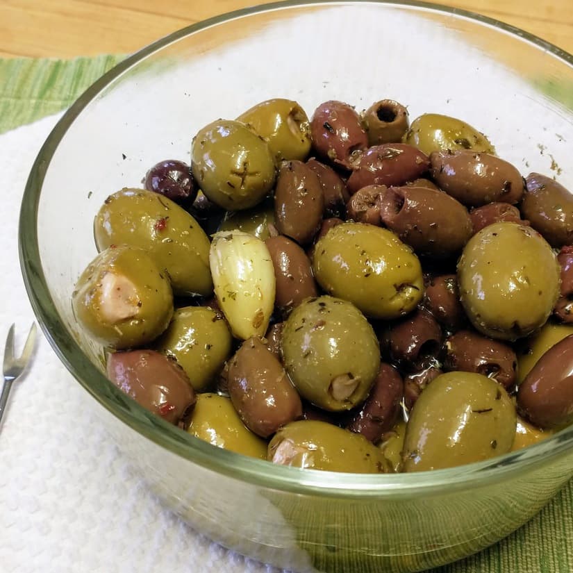 Italian Herb Marinated Olives